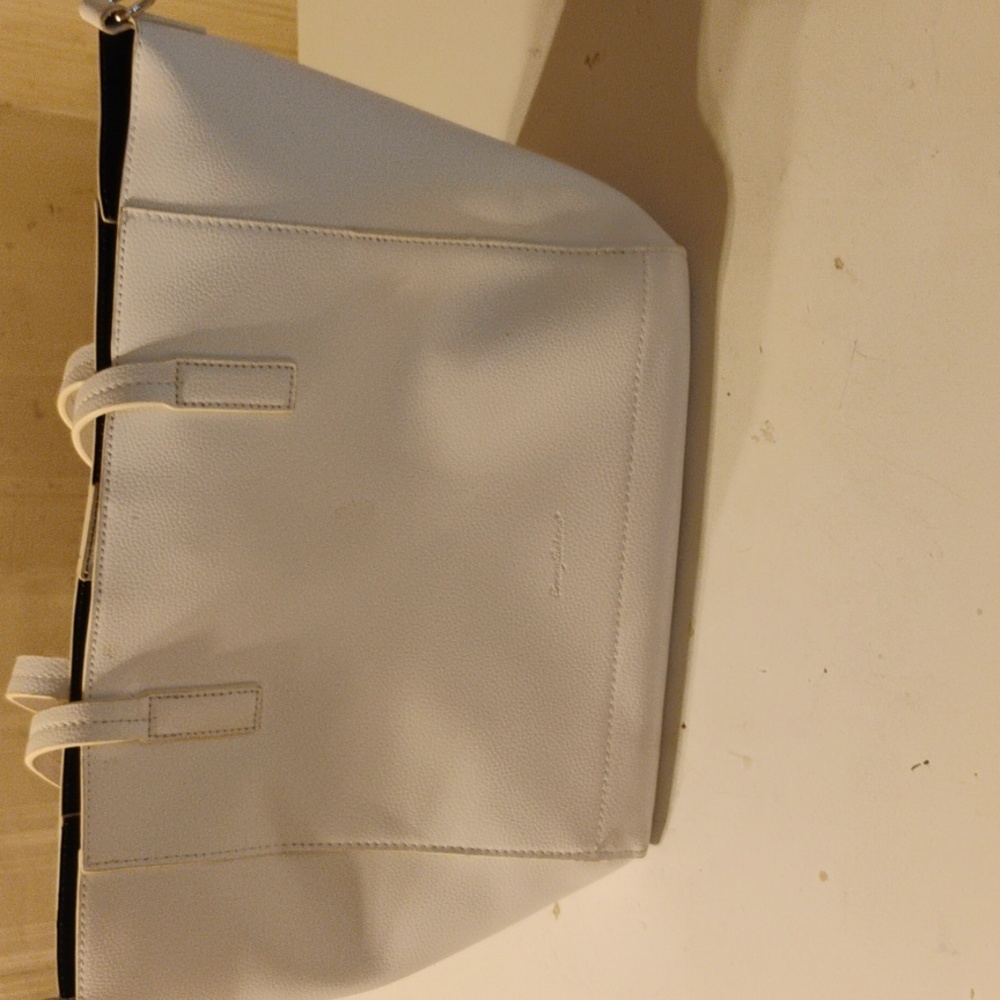 Tommy Bahama large handbag white
